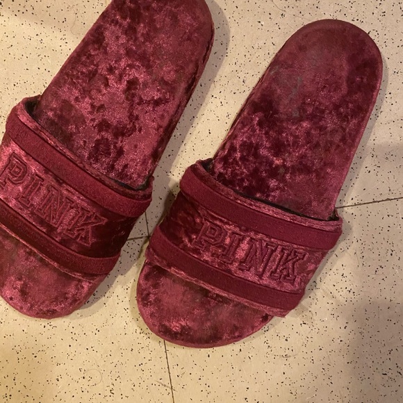 VS pink Slide ons - Picture 2 of 2